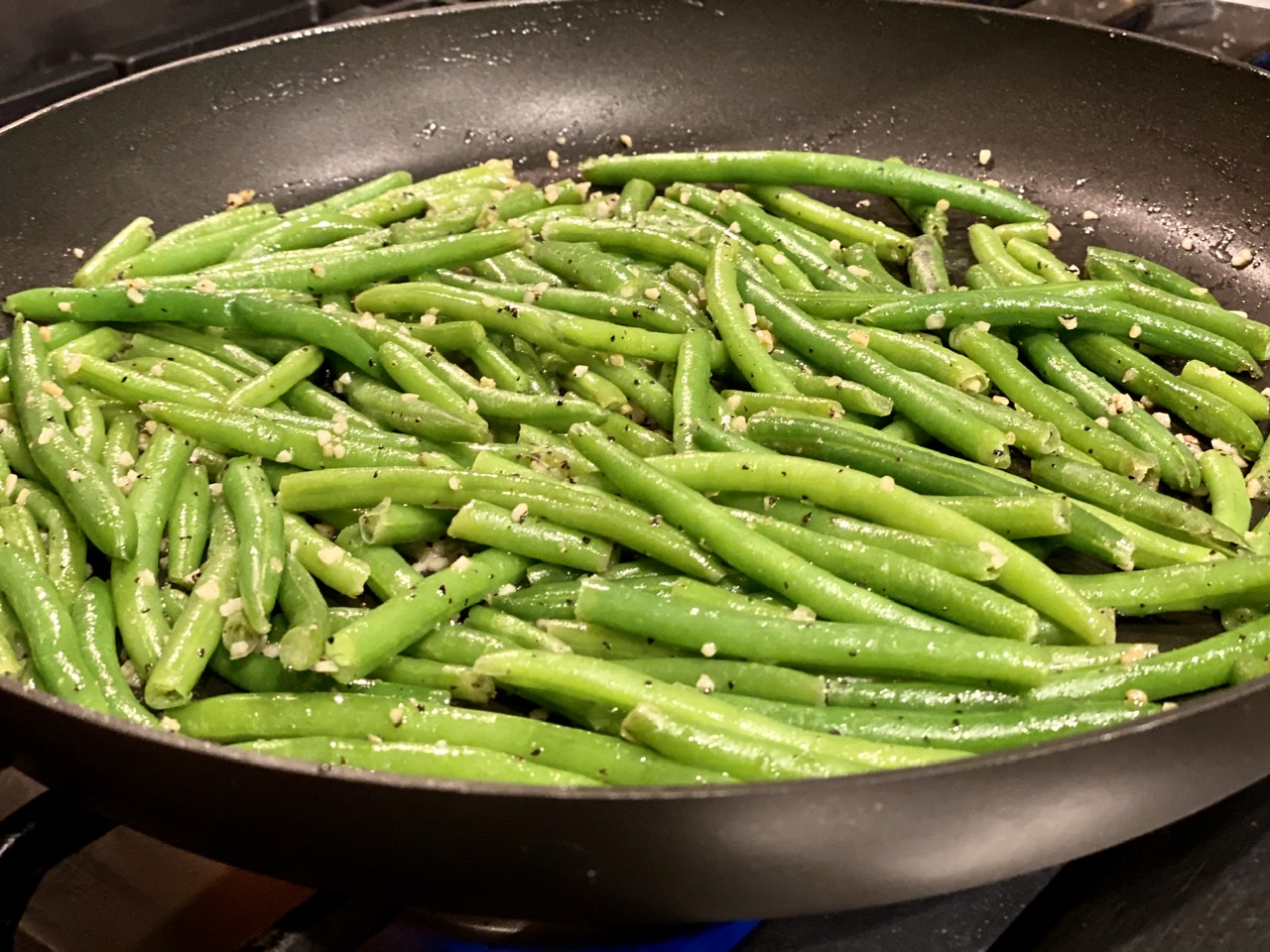 Simple Sauteed Green Beans Inspired by Boston Market
