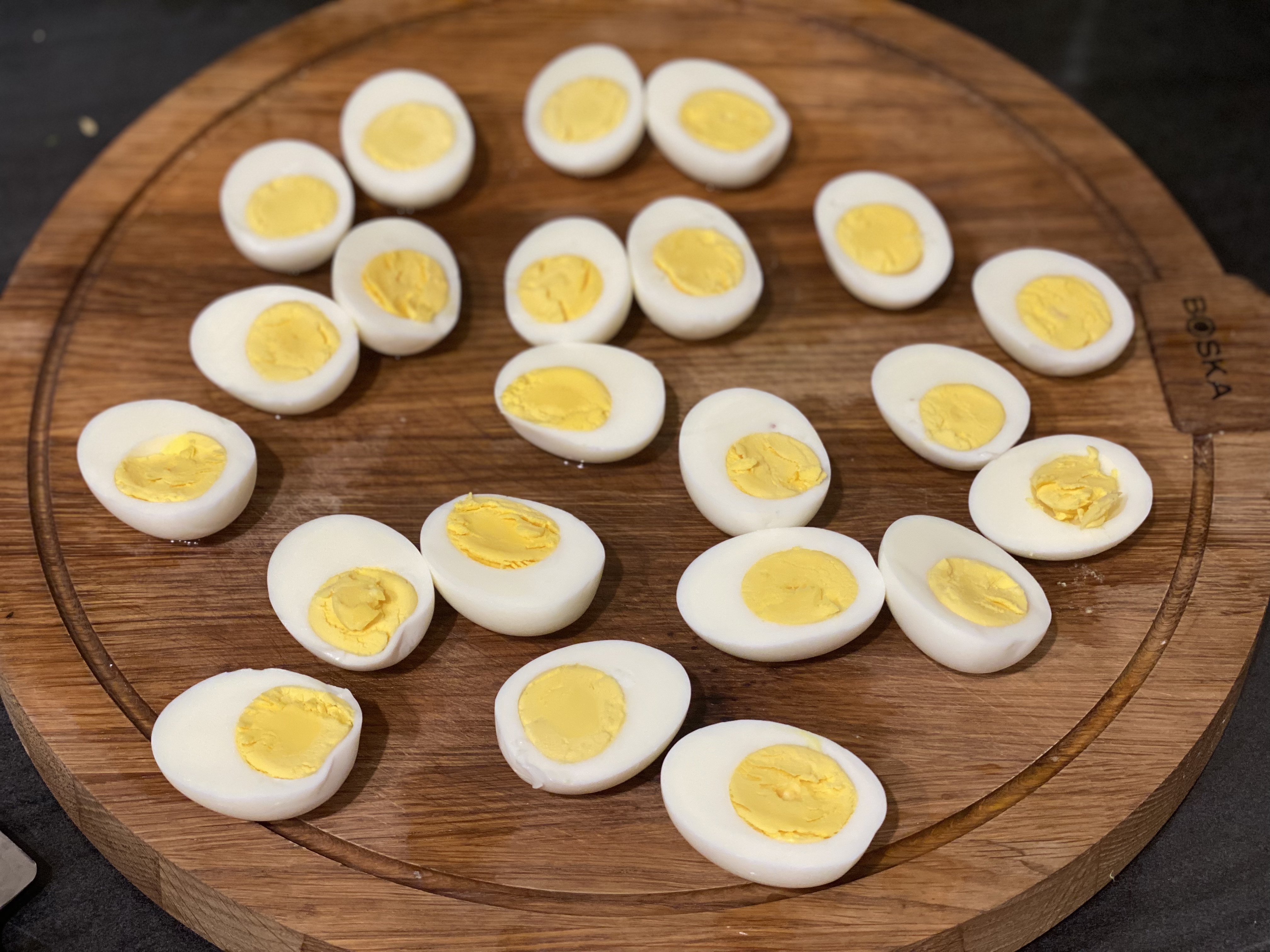Easy-To-Peel Hard Boiled Eggs