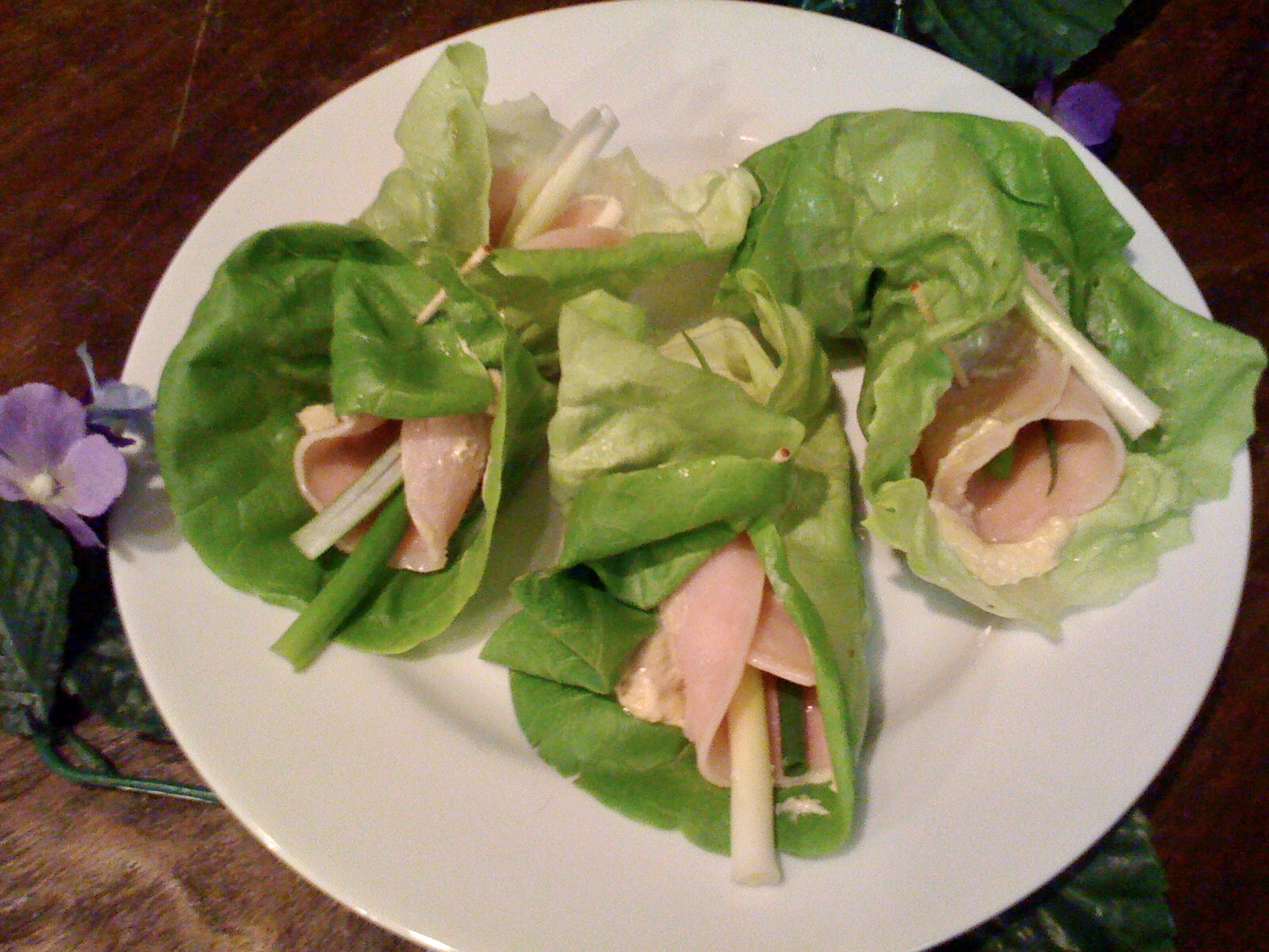 Turkey and Lettuce Roll-Ups