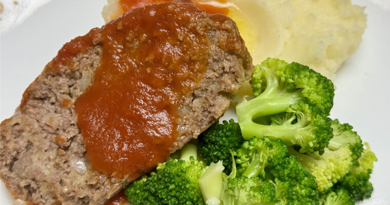Mom’s Easy Meatloaf with Tomato Sauce Topping